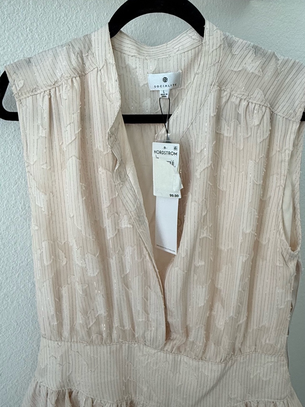 Socialite Ruffled Textured Dress - Picture 6 of 6